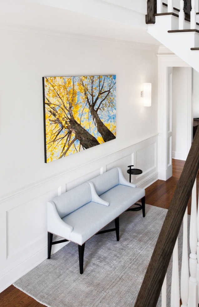 Атмосфера городского жилья в загородном доме в США