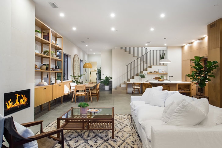 Современный дом с террасой на крыше в Лос-Анджелесе