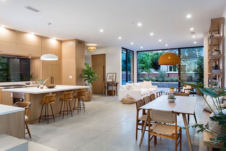 Современный дом с террасой на крыше в Лос-Анджелесе