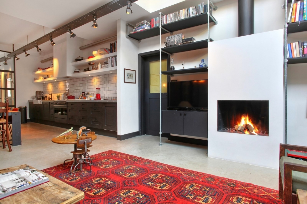 Лофт в гараже в Амстердаме