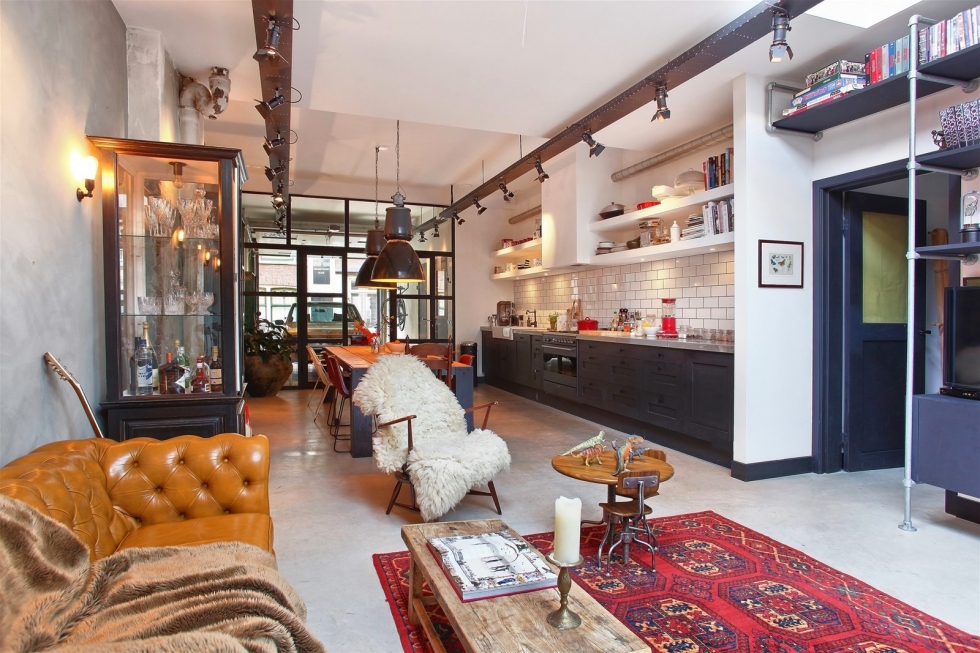 Лофт в гараже в Амстердаме