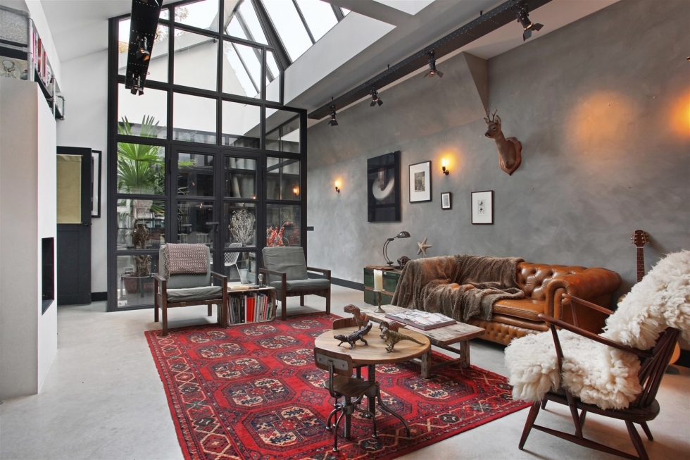 Лофт в гараже в Амстердаме