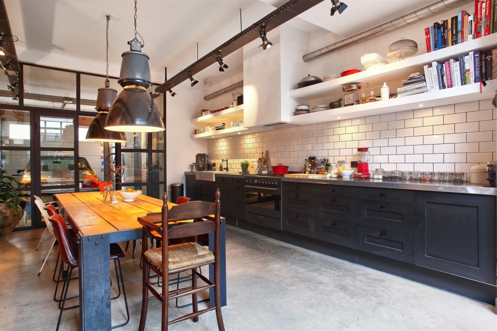 Лофт в гараже в Амстердаме