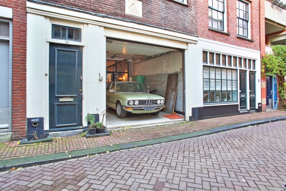 Лофт в гараже в Амстердаме