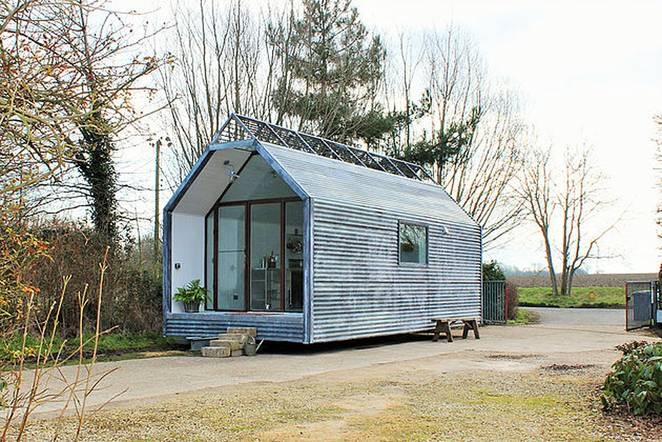 Необычный интерьер хижины в безлюдном лесу Необычный интерьер хижины в безлюдном лесу