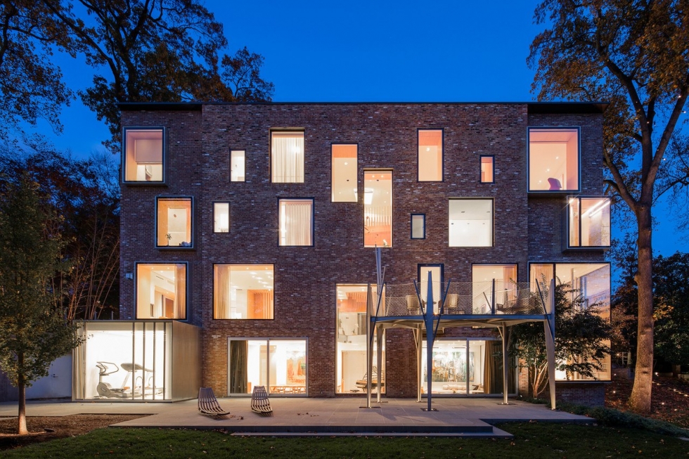 Кирпичный жилой дом 1920-х годов Кирпичный жилой дом 1920-х годов