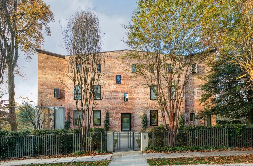 Кирпичный жилой дом 1920-х годов Кирпичный жилой дом 1920-х годов