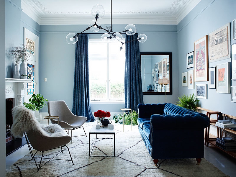 Витражи и советские плакаты: любопытный дом в Австралии