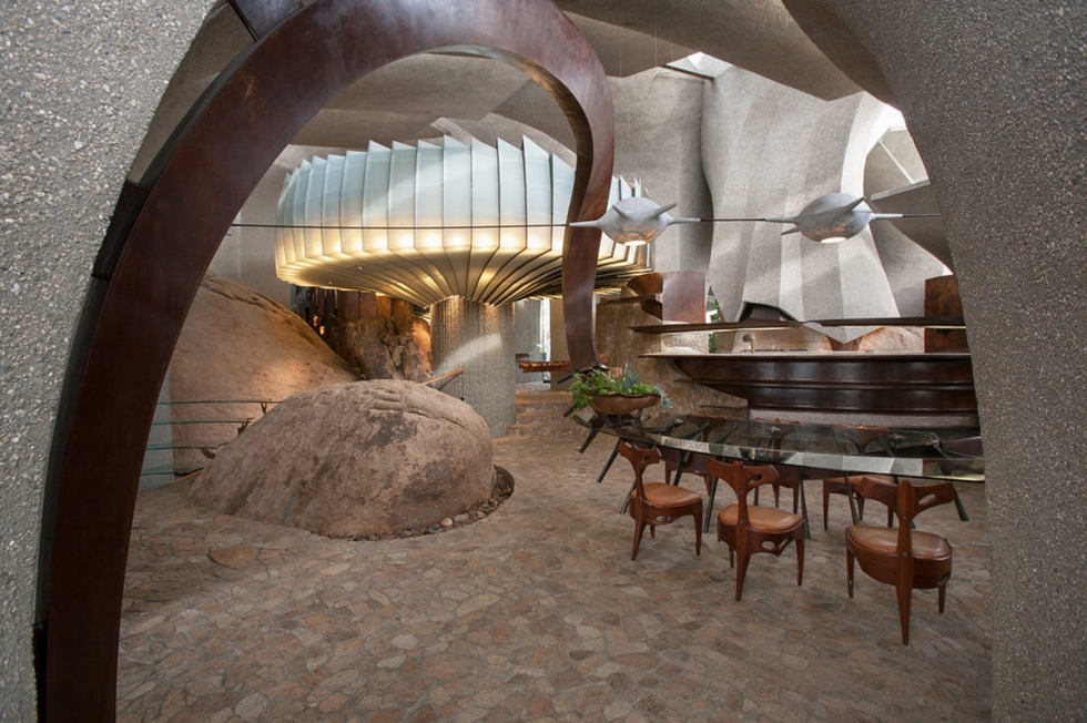 Космический дом в деревне Джошуа становится частью ландшафта калифорнийской пустыни