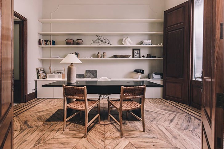 Современный интерьер старинного таунхауса на Майорке