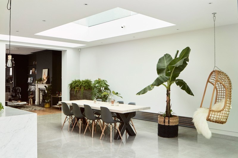 Стильный двухэтажный дом с верандой