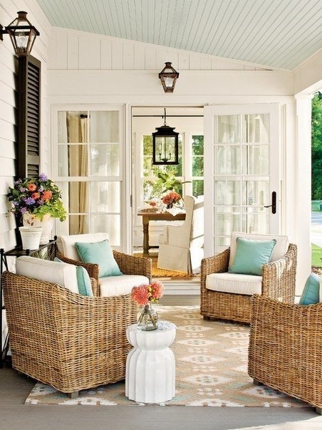 Светлый интерьер в загородном доме