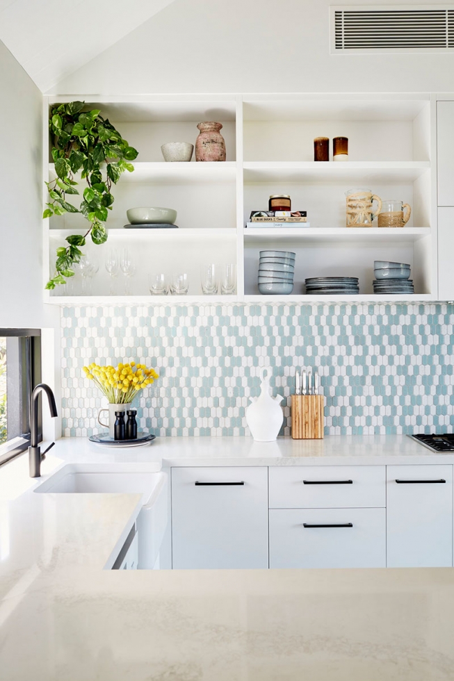 Современный дом в Австралии с необычной крышей и большой верандой Современный дом в Австралии с необычной крышей и большой верандой