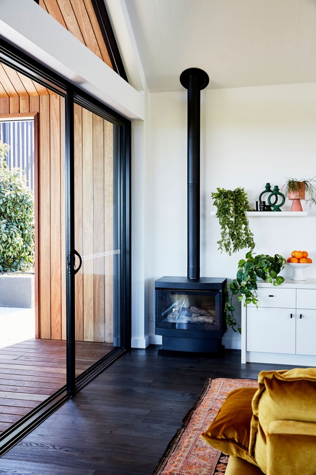 Современный дом в Австралии с необычной крышей и большой верандой Современный дом в Австралии с необычной крышей и большой верандой