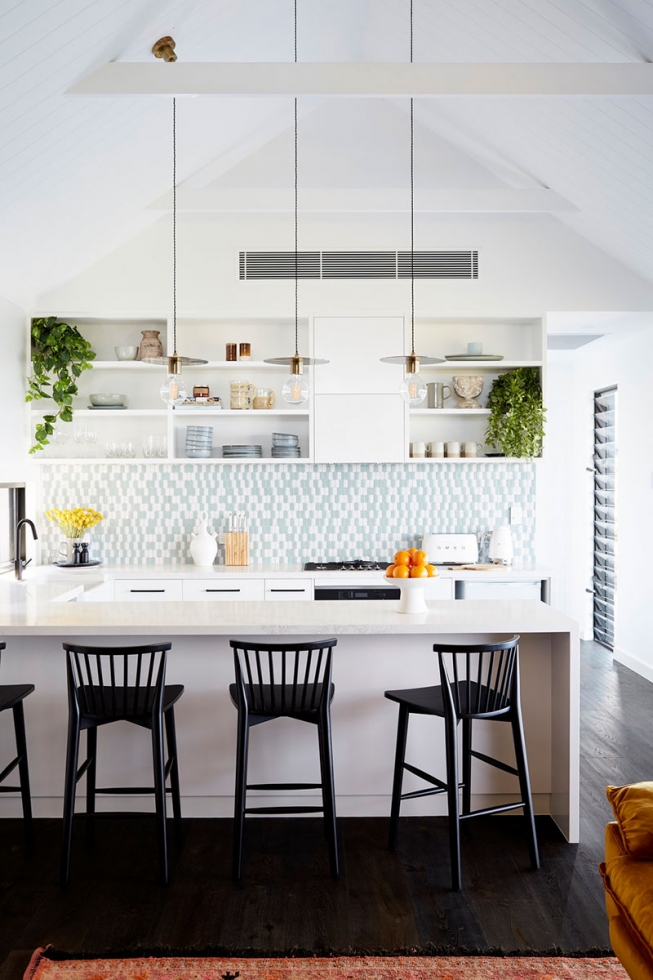 Современный дом в Австралии с необычной крышей и большой верандой Современный дом в Австралии с необычной крышей и большой верандой