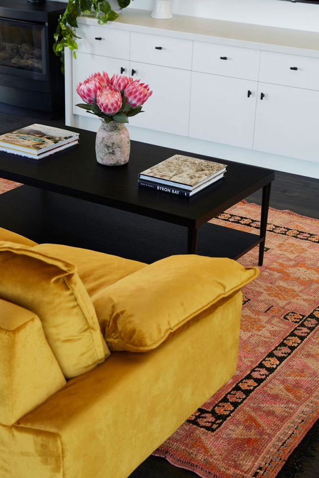 Современный дом в Австралии с необычной крышей и большой верандой Современный дом в Австралии с необычной крышей и большой верандой