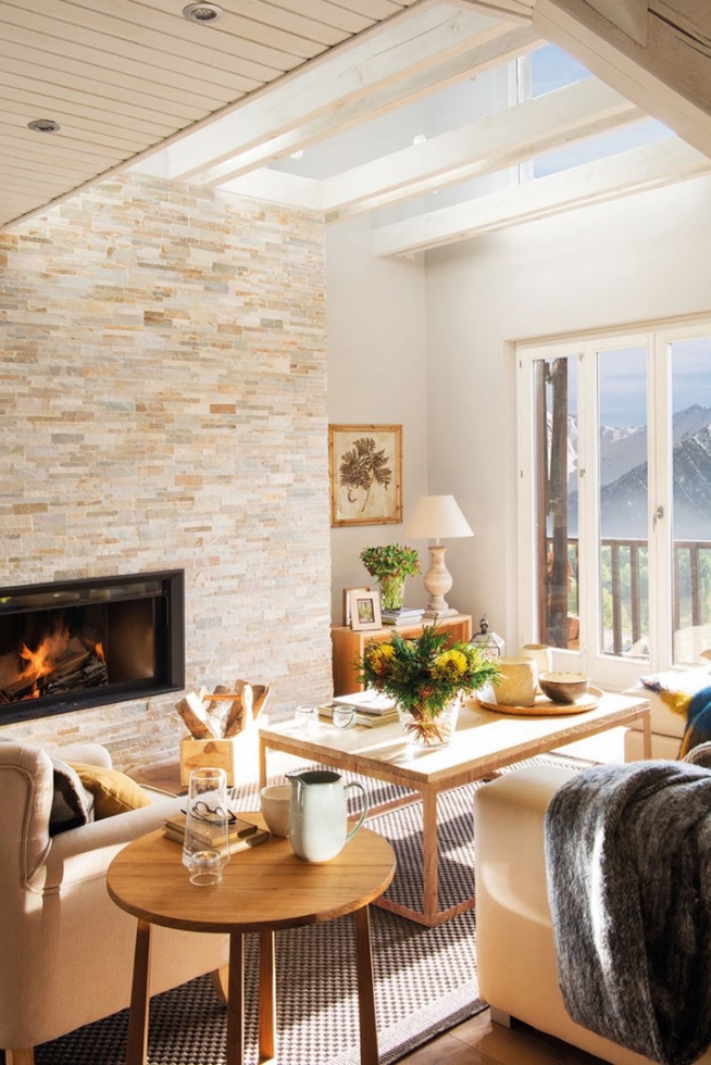 Небольшой дом со светлыми интерьерами в Пиренеях