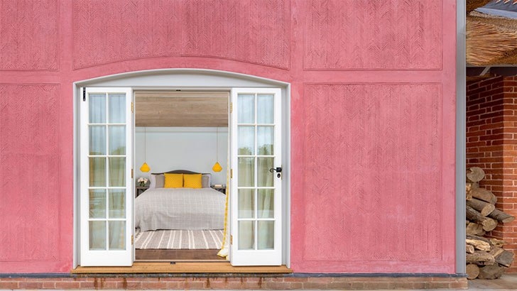 Милый английский домик в заповеднике дикой природы