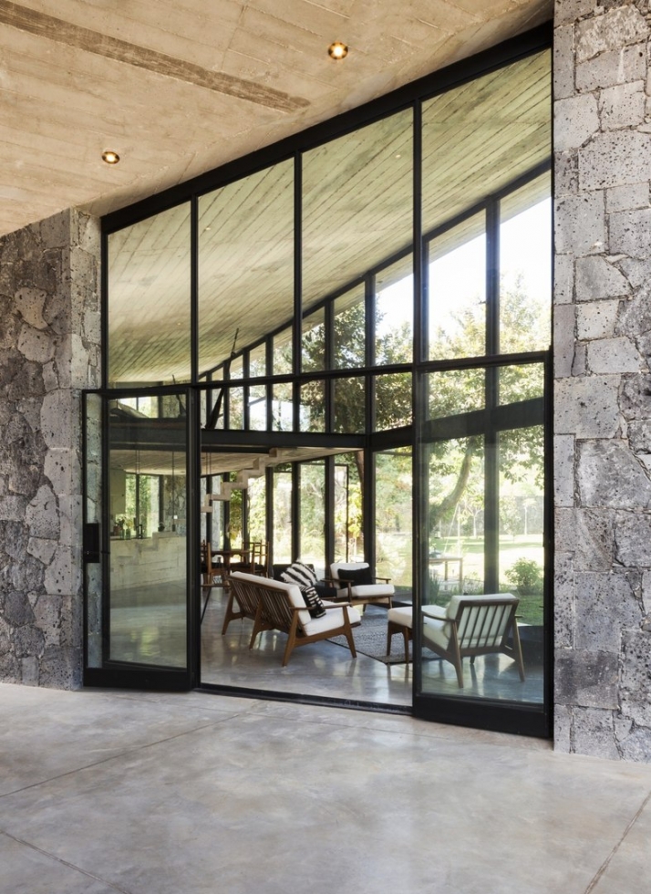 Дом в предместье Тепостлана