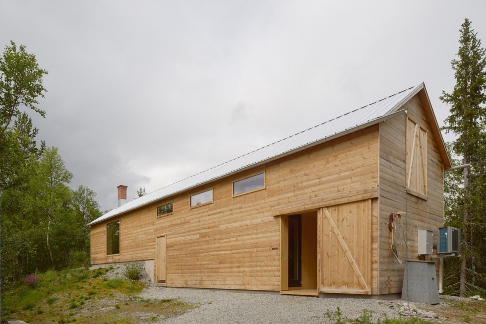 Современный дом из дерева в Швеции