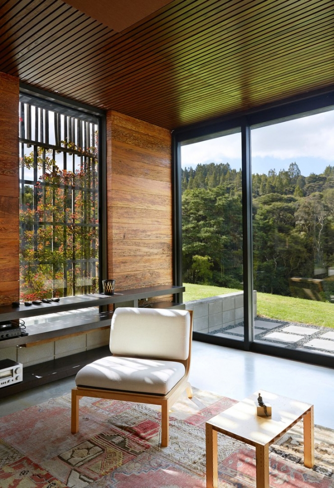 Традиционные элементы архитектуры в современной доме в Новой Зеландии