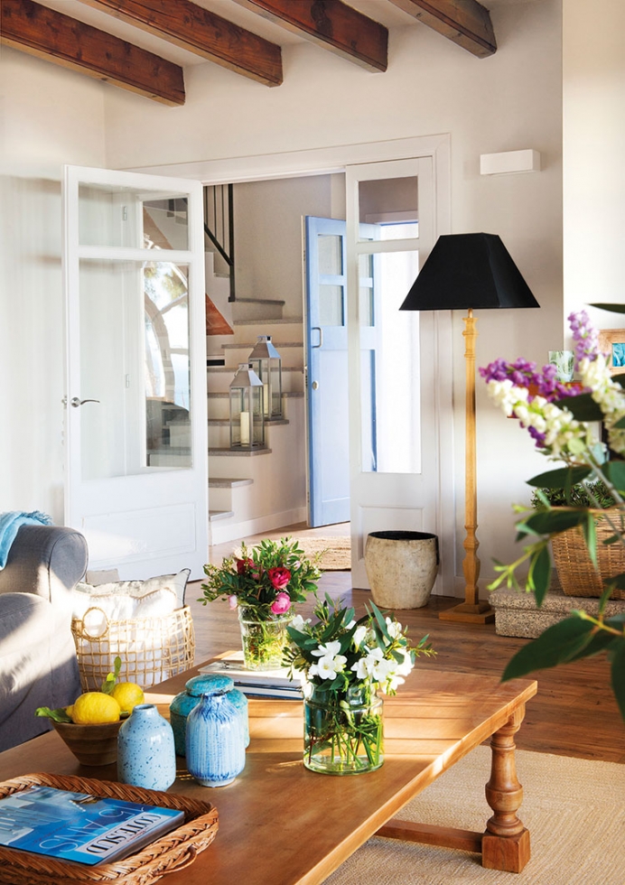 Дом с элементами морского стиля недалеко от Барселоны