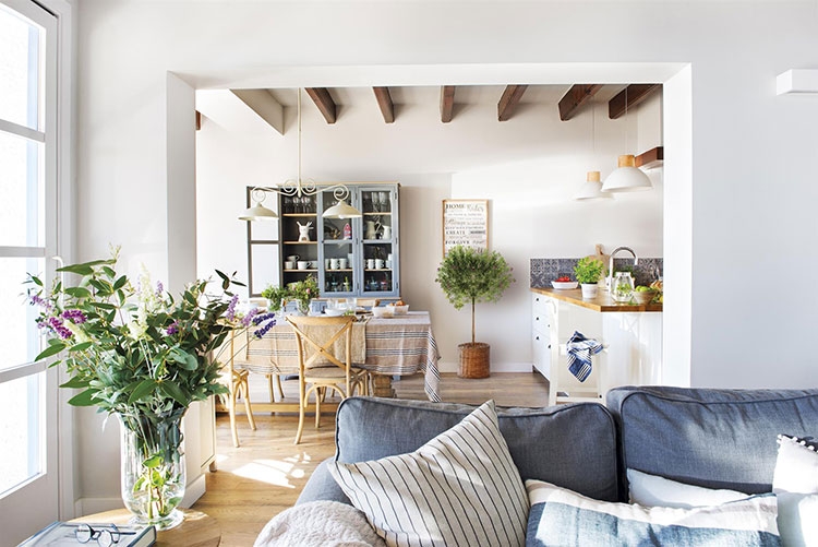 Дом с элементами морского стиля недалеко от Барселоны