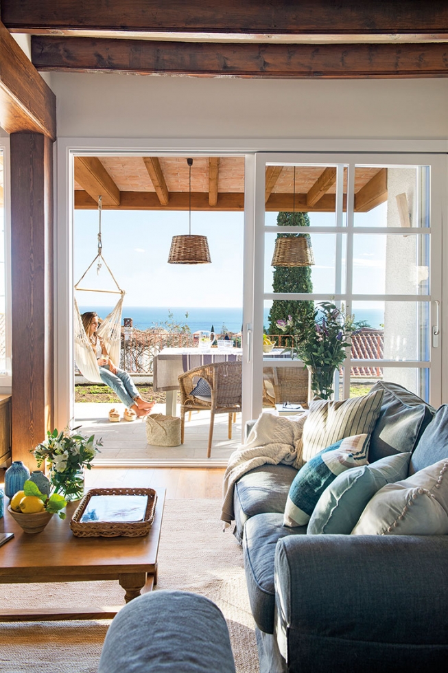 Дом с элементами морского стиля недалеко от Барселоны