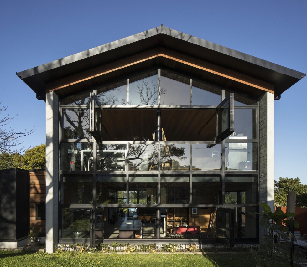 Дом со скульптурной лестницей в Новой Зеландии