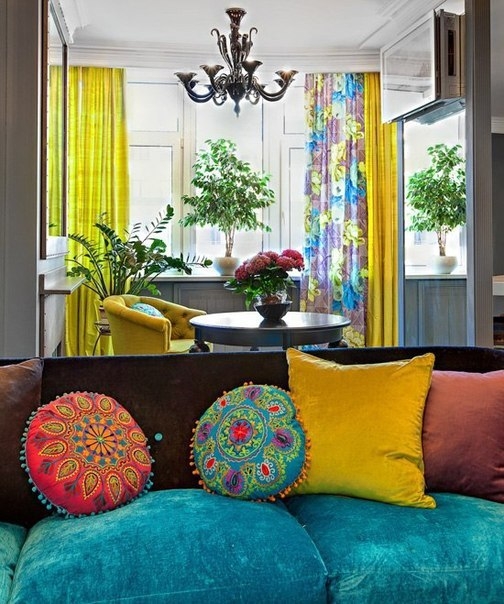 Интерьер квартиры в ярких цветах