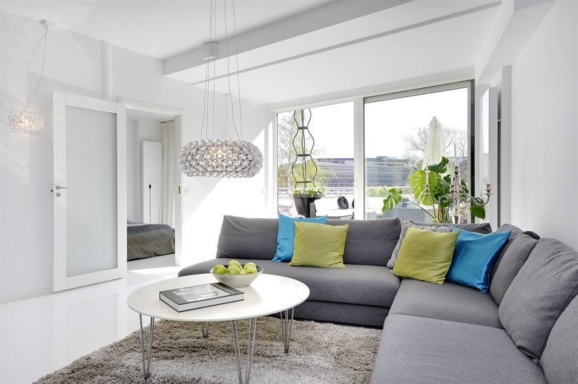 Современная трехкомнатная квартира в Стокгольме